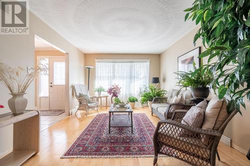 145 Homeside Avenue, Hamilton, ON - Indoor Photo Showing Living Room