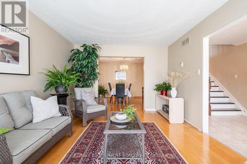 145 Homeside Avenue, Hamilton, ON - Indoor Photo Showing Living Room