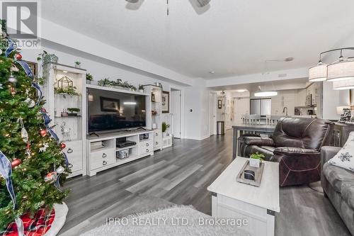 202 - 245 Scotland Street, Centre Wellington, ON - Indoor Photo Showing Living Room