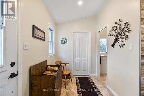 5 Montgomery Road, Elizabethtown-Kitley, ON - Indoor Photo Showing Other Room