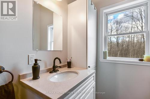 5 Montgomery Road, Elizabethtown-Kitley, ON - Indoor Photo Showing Bathroom