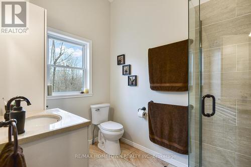 5 Montgomery Road, Elizabethtown-Kitley, ON - Indoor Photo Showing Bathroom