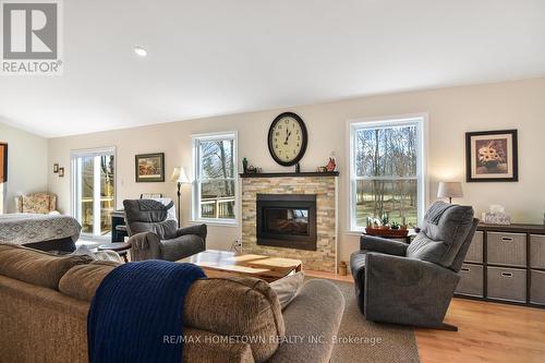 5 Montgomery Road, Elizabethtown-Kitley, ON - Indoor Photo Showing Living Room With Fireplace