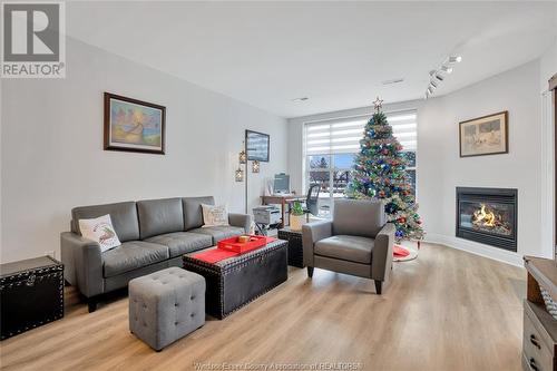 34 Boblo Island Boulevard Unit# 108, Amherstburg, ON - Indoor Photo Showing Living Room With Fireplace