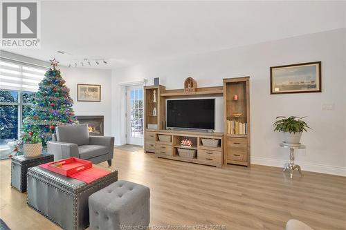 34 Boblo Island Boulevard Unit# 108, Amherstburg, ON - Indoor Photo Showing Living Room