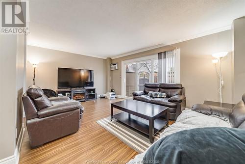 6242 Rose-Ville Garden Drive Unit# 547, Windsor, ON - Indoor Photo Showing Living Room