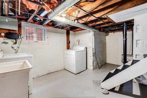 348-352 Mckay, Windsor, ON - Indoor Photo Showing Laundry Room