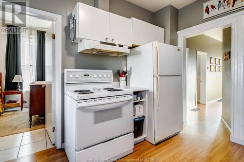 348-352 Mckay, Windsor, ON - Indoor Photo Showing Kitchen