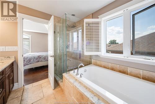 878 Southwood, Lakeshore, ON - Indoor Photo Showing Bathroom