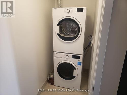 619 - 50 O'Neill Road, Toronto, ON - Indoor Photo Showing Laundry Room