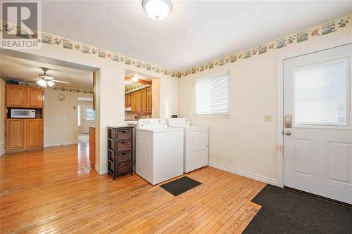 149 Templeton Crescent, St Clair, ON - Indoor Photo Showing Laundry Room