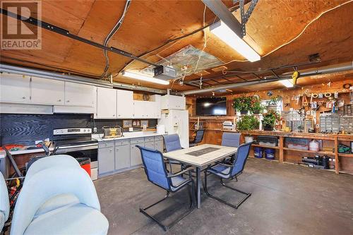 149 Templeton Crescent, St Clair, ON - Indoor Photo Showing Garage