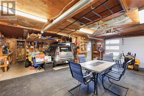 149 Templeton Crescent, St Clair, ON - Indoor Photo Showing Garage