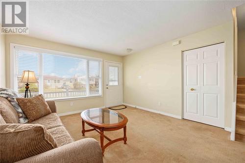 149 Templeton Crescent, St Clair, ON - Indoor Photo Showing Living Room