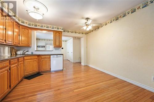 149 Templeton Crescent, St Clair, ON - Indoor Photo Showing Kitchen