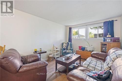 1 - 819 Macodrum Drive, Brockville, ON - Indoor Photo Showing Living Room