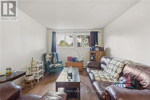 1 - 819 Macodrum Drive, Brockville, ON - Indoor Photo Showing Living Room