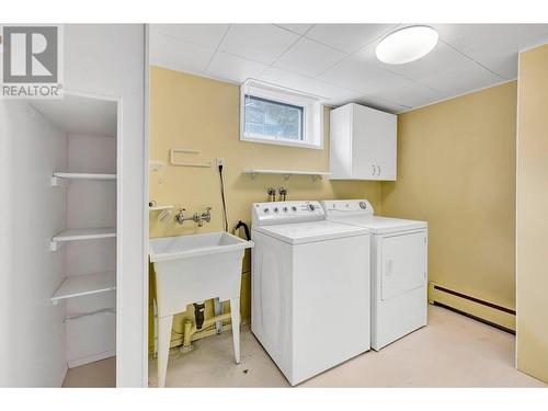 939 Mcmurdo Drive, Kamloops, BC - Indoor Photo Showing Laundry Room