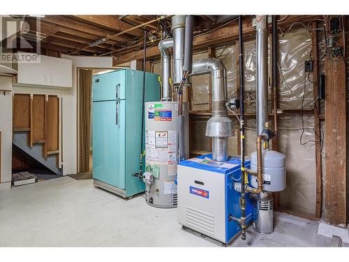 939 Mcmurdo Drive, Kamloops, BC - Indoor Photo Showing Basement