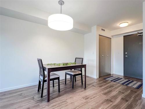 406 1400 Pacific Avenue, Brandon, MB - Indoor Photo Showing Dining Room