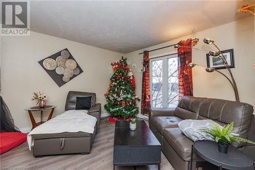 22 Dover Court, North Bay, ON - Indoor Photo Showing Living Room