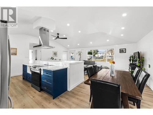 715 Franklin Road, Kamloops, BC - Indoor Photo Showing Kitchen With Double Sink