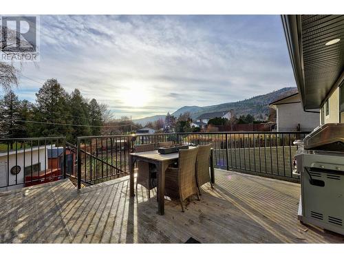 715 Franklin Road, Kamloops, BC - Indoor Photo Showing Kitchen