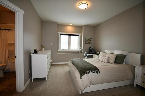 302 Clement Drive, Russell, MB - Indoor Photo Showing Bedroom