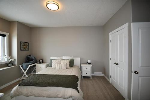 302 Clement Drive, Russell, MB - Indoor Photo Showing Bedroom