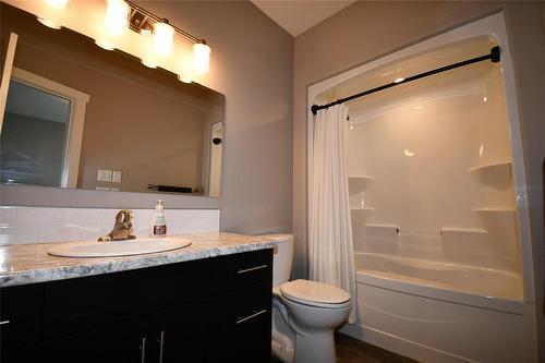 302 Clement Drive, Russell, MB - Indoor Photo Showing Bathroom