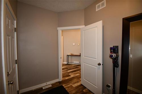 302 Clement Drive, Russell, MB - Indoor Photo Showing Other Room