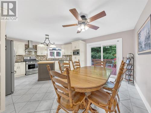 18 Shawnee Court, Leamington, ON - Indoor Photo Showing Dining Room