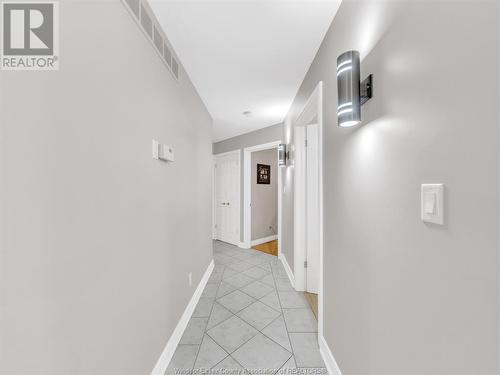 18 Shawnee Court, Leamington, ON - Indoor Photo Showing Other Room