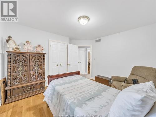 18 Shawnee Court, Leamington, ON - Indoor Photo Showing Bedroom