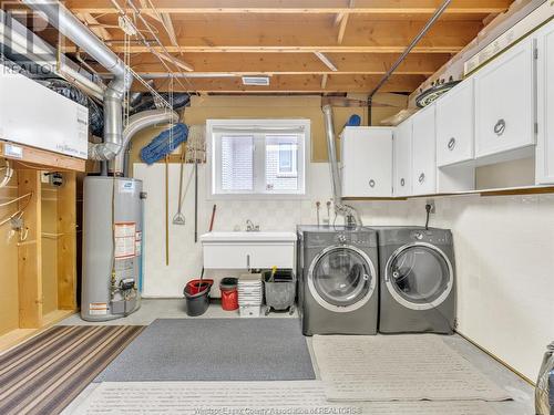 18 Shawnee Court, Leamington, ON - Indoor Photo Showing Laundry Room