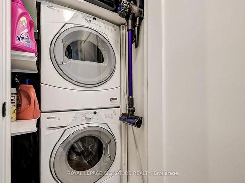 1610-120 Homewood Ave, Toronto, ON - Indoor Photo Showing Laundry Room