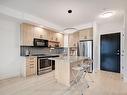 1610-120 Homewood Ave, Toronto, ON  - Indoor Photo Showing Kitchen With Upgraded Kitchen 