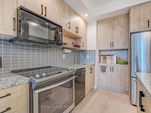 1610-120 Homewood Ave, Toronto, ON - Indoor Photo Showing Kitchen With Upgraded Kitchen