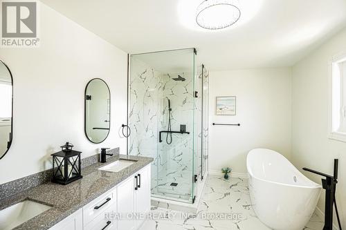 621 Winterton Way, Mississauga, ON - Indoor Photo Showing Bathroom