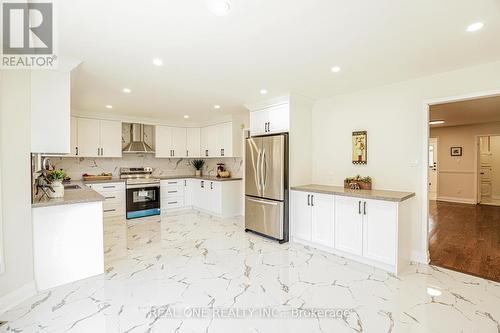 621 Winterton Way, Mississauga, ON - Indoor Photo Showing Kitchen