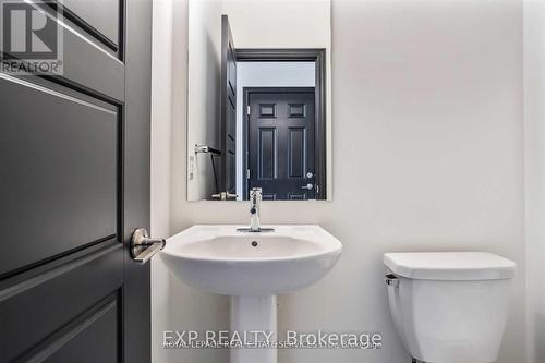 5 Pelican Lane, Hamilton, ON - Indoor Photo Showing Bathroom