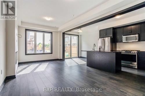 5 Pelican Lane, Hamilton, ON - Indoor Photo Showing Kitchen