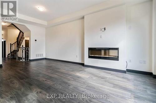 5 Pelican Lane, Hamilton, ON - Indoor Photo Showing Living Room With Fireplace