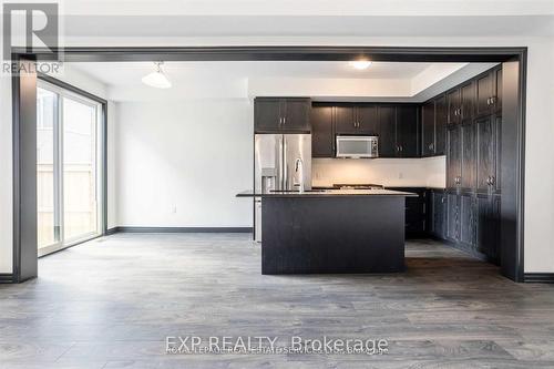 5 Pelican Lane, Hamilton, ON - Indoor Photo Showing Kitchen With Stainless Steel Kitchen With Upgraded Kitchen