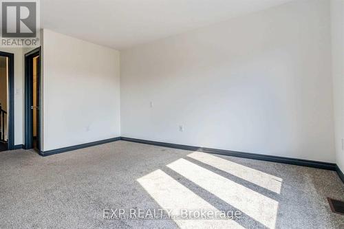 5 Pelican Lane, Hamilton, ON - Indoor Photo Showing Other Room