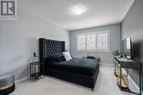 39 Sparkle Drive, Thorold (560 - Rolling Meadows), ON - Indoor Photo Showing Bedroom