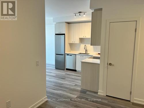 1114 - 5 Wellington Street S, Kitchener, ON - Indoor Photo Showing Kitchen