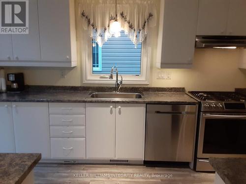 42 Code Crescent, Smiths Falls, ON - Indoor Photo Showing Kitchen