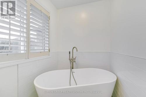 3440 Warley Court, Mississauga, ON - Indoor Photo Showing Bathroom