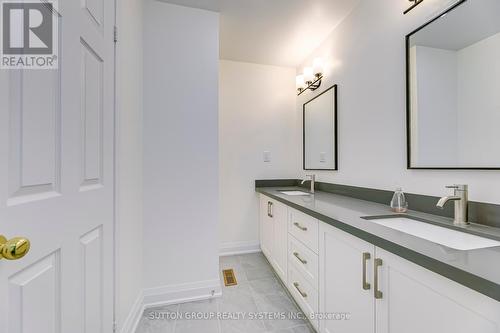 3440 Warley Court, Mississauga, ON - Indoor Photo Showing Bathroom